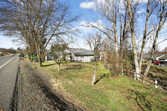 3418 S Stage Road, Medford, OR 97501