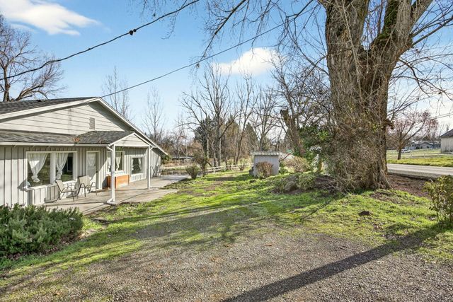 3418 S Stage Road, Medford, OR 97501