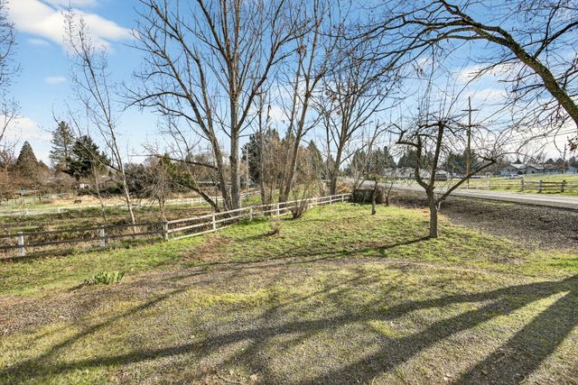 3418 S Stage Road, Medford, OR 97501