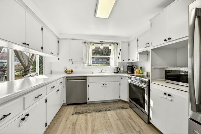 3418 S Stage Road, Medford, OR 97501