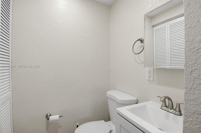 3380 NW 14th St 0, Miami, FL 33125