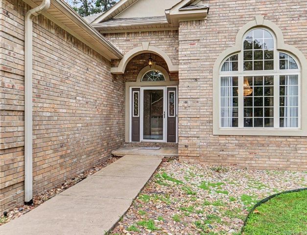 110 Shady Woods Court, Hot Springs, AR 71901