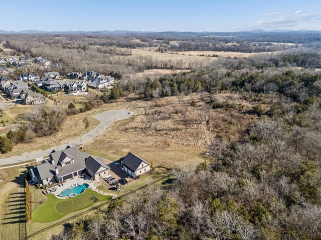 9435 Thatchbay Ct, College Grove, TN 37046