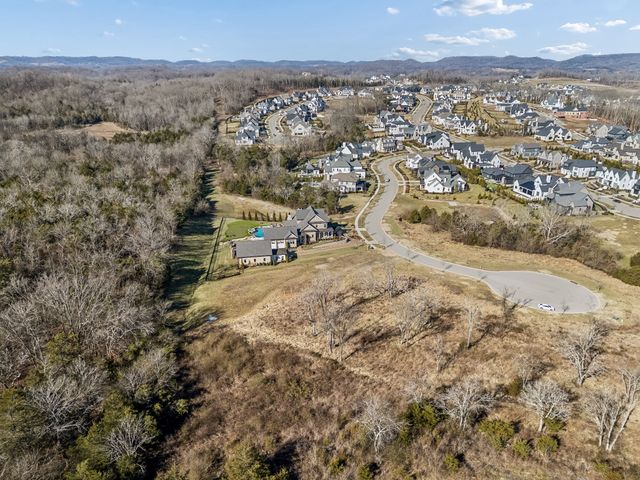 9435 Thatchbay Ct, College Grove, TN 37046