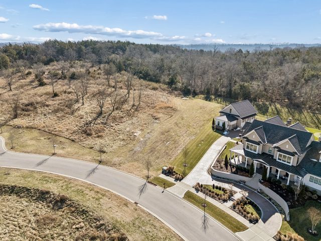 9435 Thatchbay Ct, College Grove, TN 37046