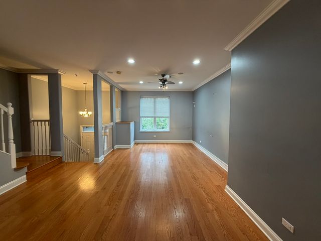 183 N Des Plaines River Road E2, Des Plaines, IL 60016