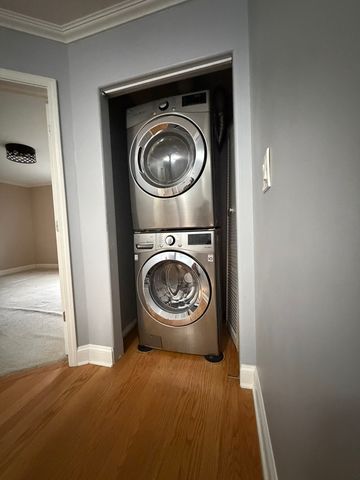 183 N Des Plaines River Road E2, Des Plaines, IL 60016