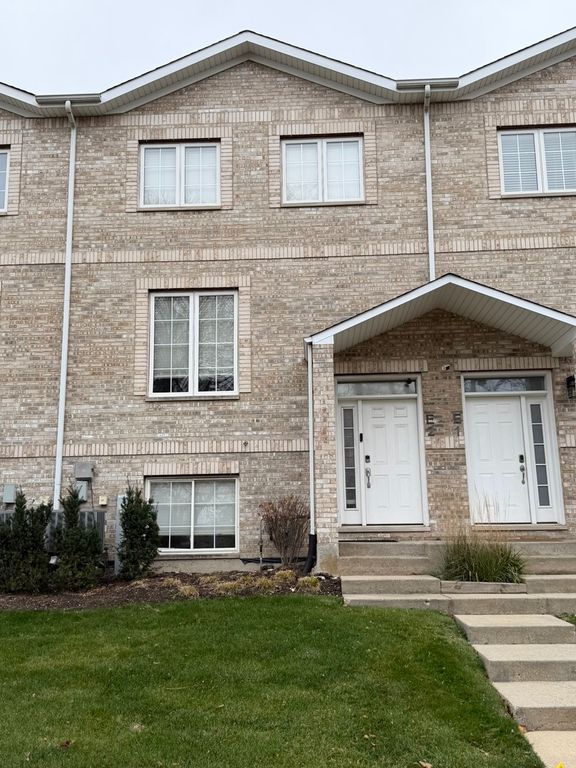 183 N Des Plaines River Road E2, Des Plaines, IL 60016