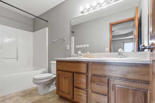 1217 Lebaron Cove, Huntertown, IN 46748