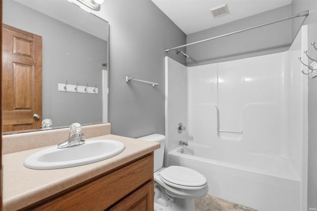 1217 Lebaron Cove, Huntertown, IN 46748