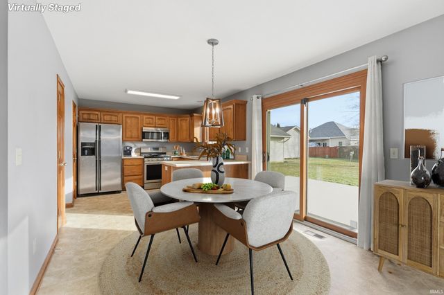 1217 Lebaron Cove, Huntertown, IN 46748