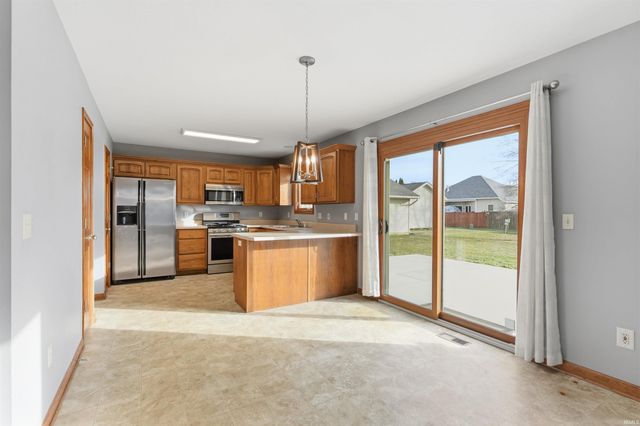 1217 Lebaron Cove, Huntertown, IN 46748