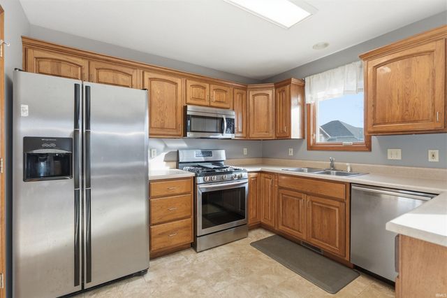 1217 Lebaron Cove, Huntertown, IN 46748