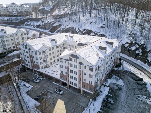 8217 Sanctuary Blvd, Riverdale Boro, NJ 07457