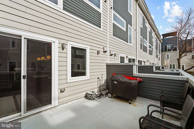 418 WALLACE ST, Philadelphia, PA 19123
