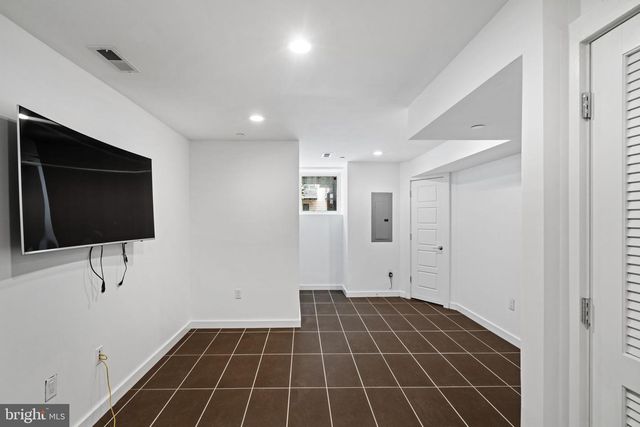 418 WALLACE ST, Philadelphia, PA 19123