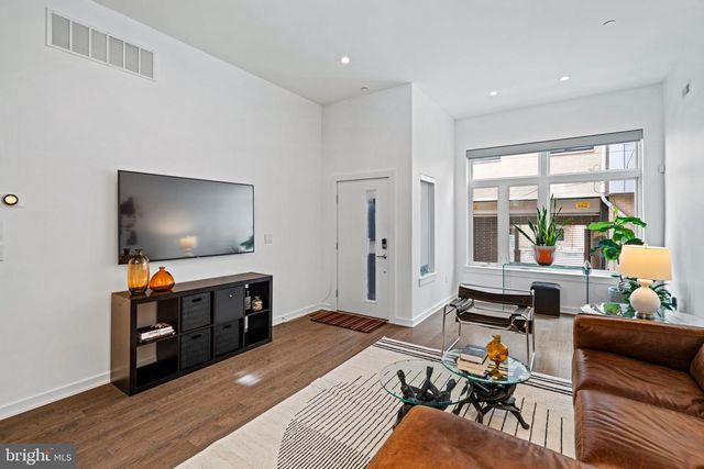 418 WALLACE ST, Philadelphia, PA 19123