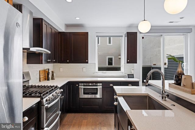 418 WALLACE ST, Philadelphia, PA 19123