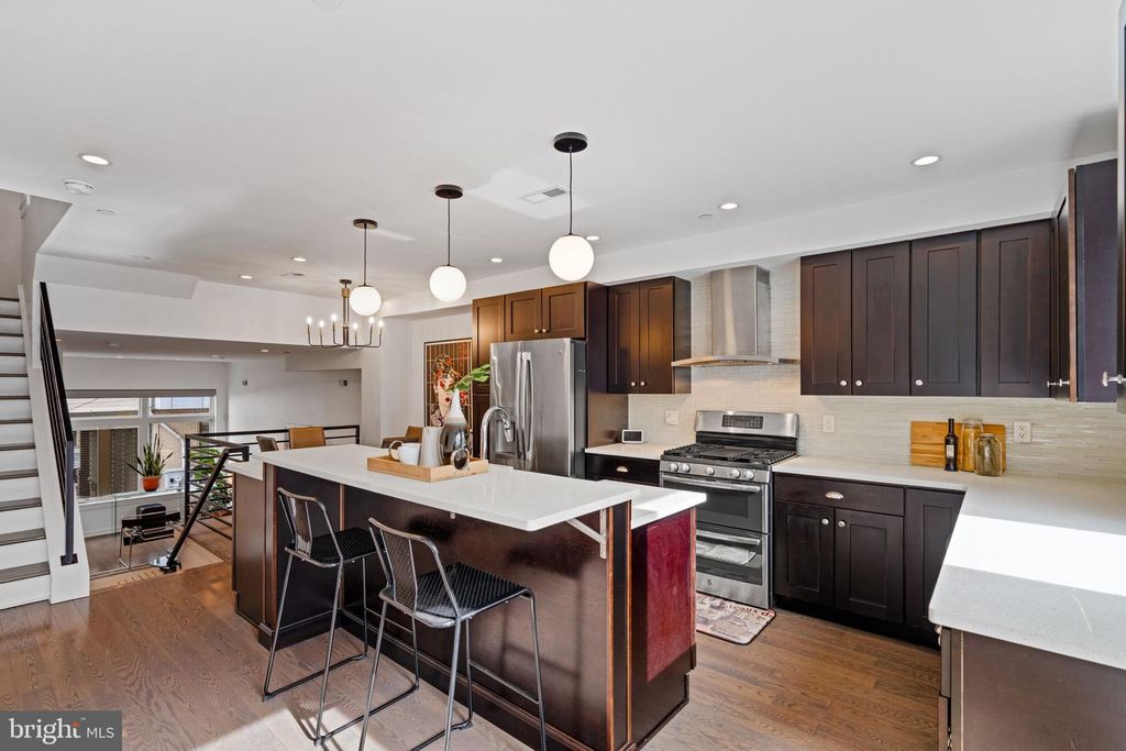 418 WALLACE ST, Philadelphia, PA 19123