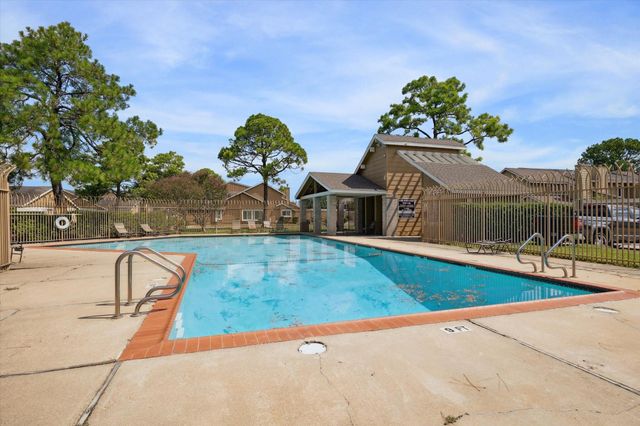 6202 W Airport Boulevard, Houston, TX 77035