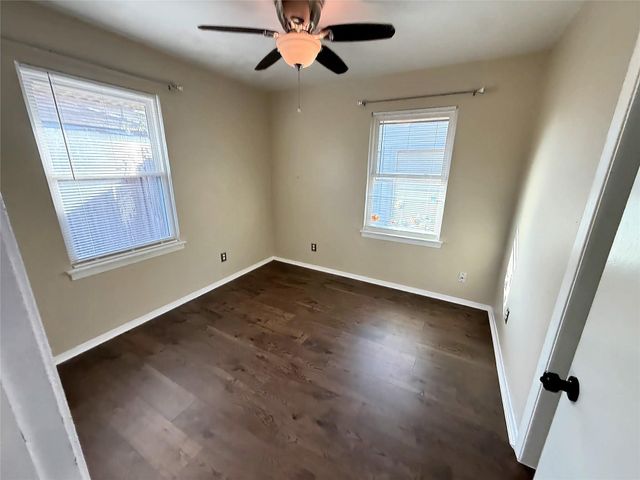 106 S Magnolia Street, Lake Jackson, TX 77566