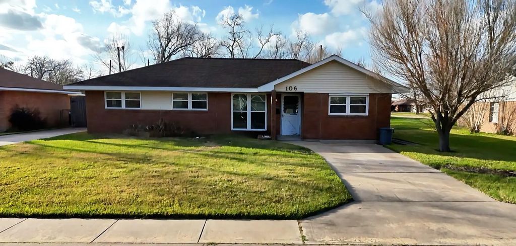 106 S Magnolia Street, Lake Jackson, TX 77566