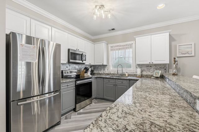 4891 Luster Leaf Cir Apt 301, Myrtle Beach, SC 29577