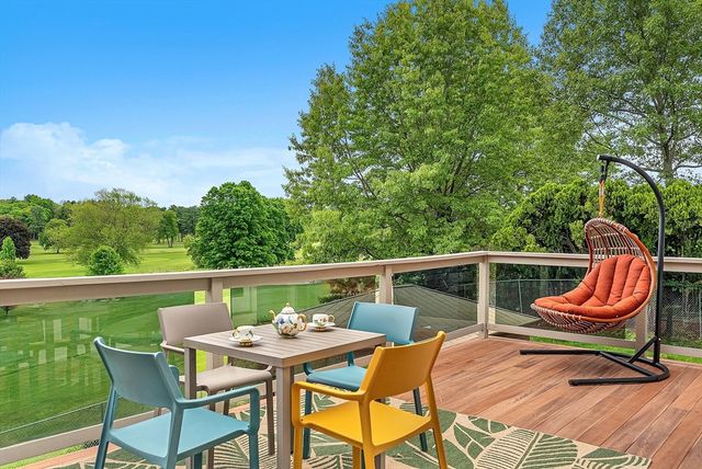 179 Oakland St, Wellesley, MA 02481
