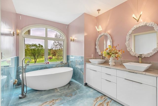 179 Oakland St, Wellesley, MA 02481