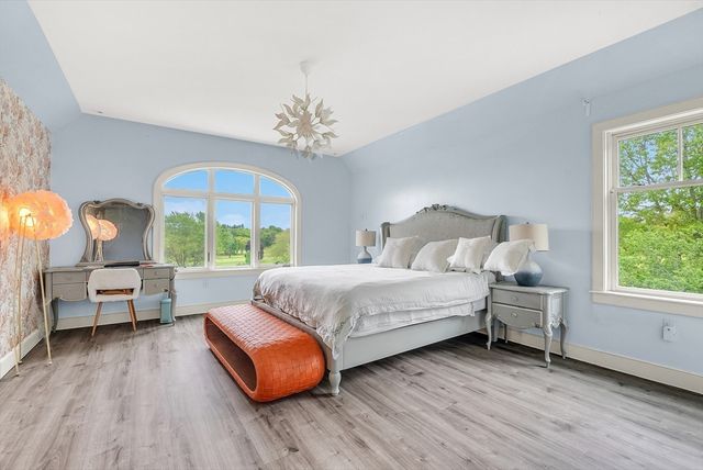 179 Oakland St, Wellesley, MA 02481
