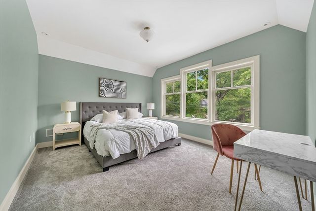 179 Oakland St, Wellesley, MA 02481