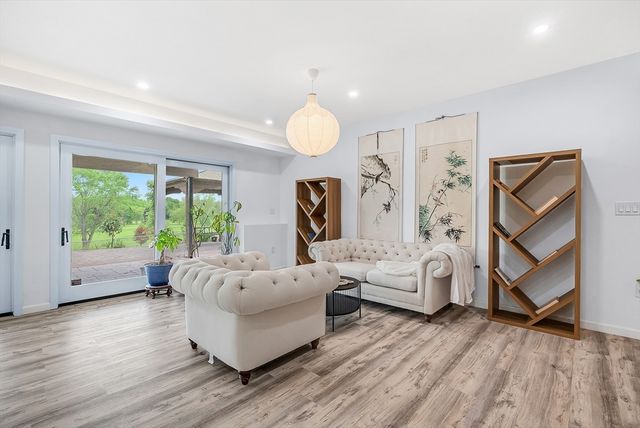 179 Oakland St, Wellesley, MA 02481