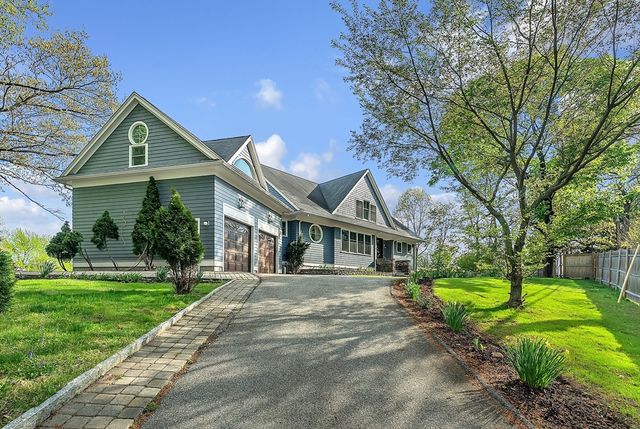 179 Oakland St, Wellesley, MA 02481