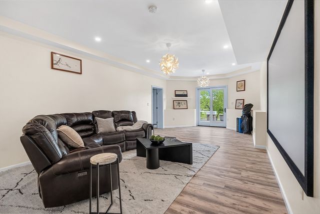 179 Oakland St, Wellesley, MA 02481