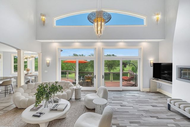 179 Oakland St, Wellesley, MA 02481