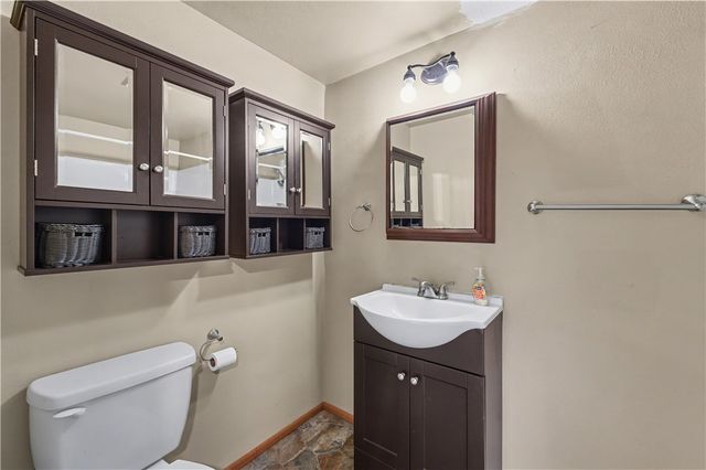 10982 Tony Mountain Road, Fayetteville, AR 72701