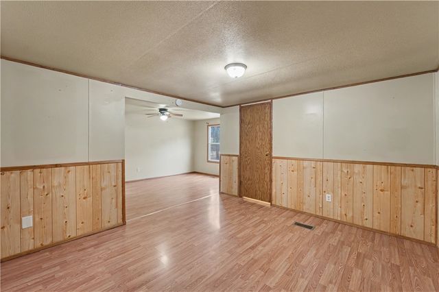 10982 Tony Mountain Road, Fayetteville, AR 72701