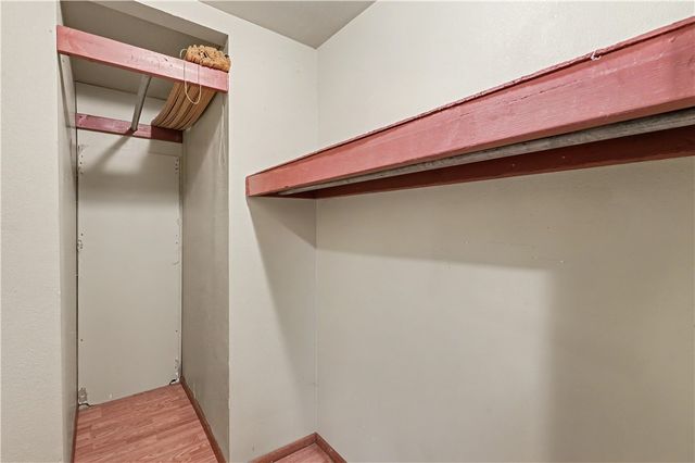 10982 Tony Mountain Road, Fayetteville, AR 72701