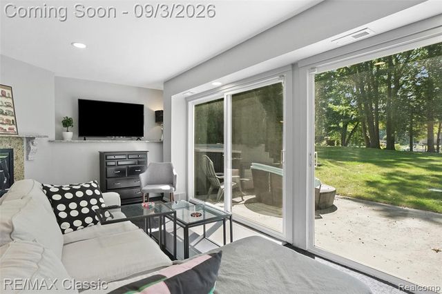 7514 Capri Drive, White Lake, MI 48383