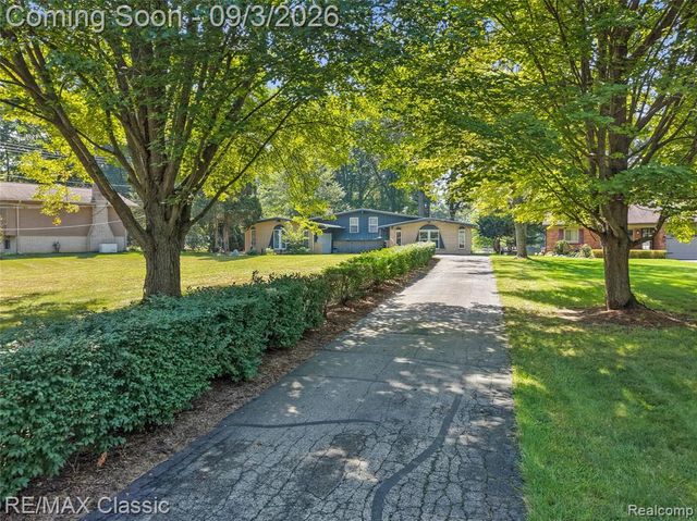 7514 Capri Drive, White Lake, MI 48383