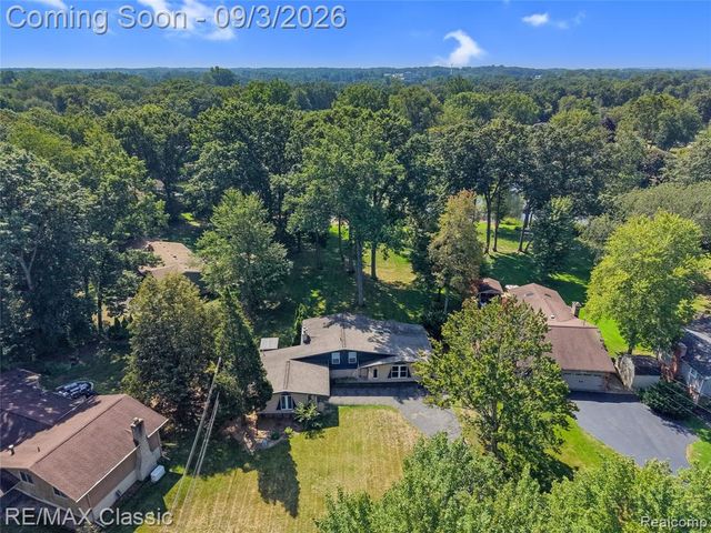 7514 Capri Drive, White Lake, MI 48383