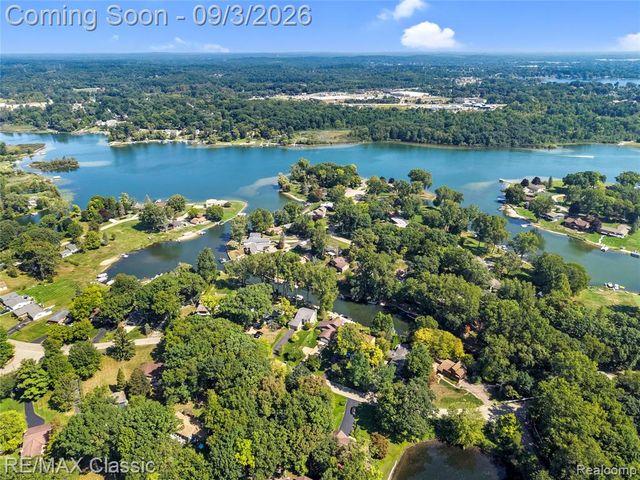 7514 Capri Drive, White Lake, MI 48383