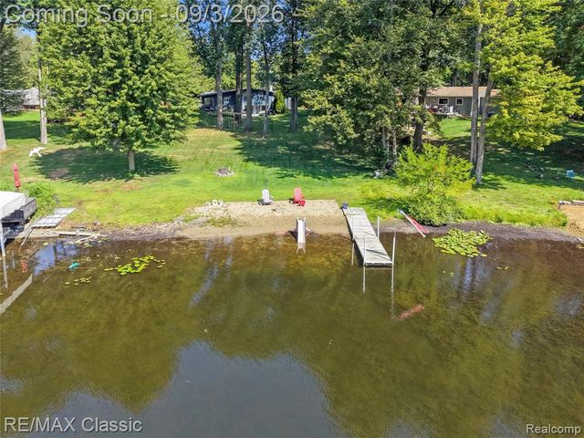 7514 Capri Drive, White Lake, MI 48383