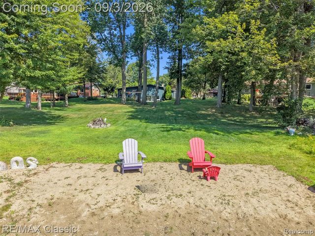 7514 Capri Drive, White Lake, MI 48383