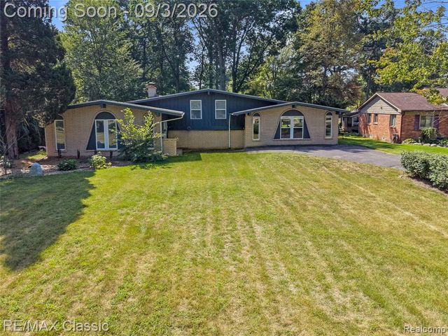 7514 Capri Drive, White Lake, MI 48383
