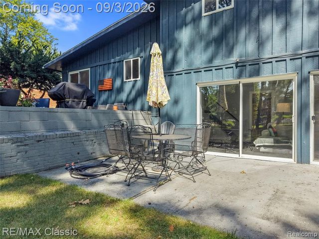 7514 Capri Drive, White Lake, MI 48383