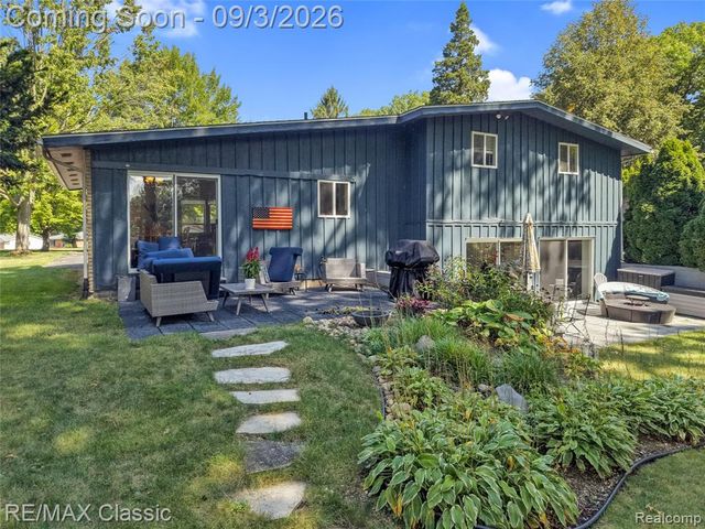 7514 Capri Drive, White Lake, MI 48383
