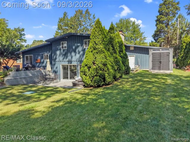 7514 Capri Drive, White Lake, MI 48383