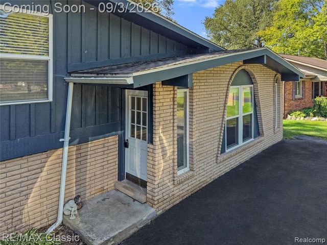 7514 Capri Drive, White Lake, MI 48383