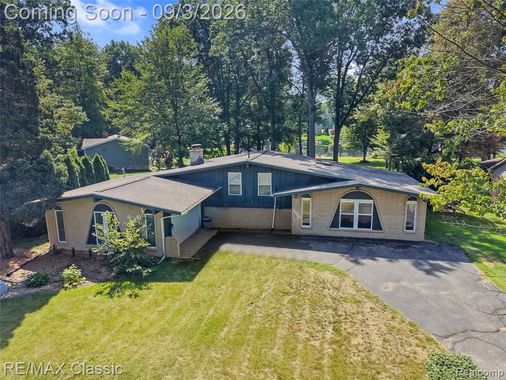 7514 Capri Drive, White Lake, MI 48383